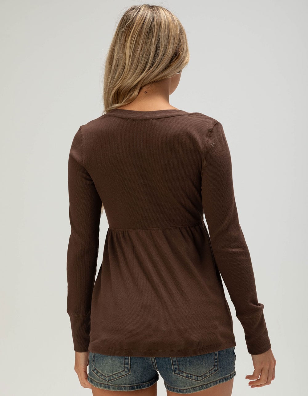 MADDEN GIRL Surplice Graphic Womens Long Sleeve Babydoll Top - BROWN
