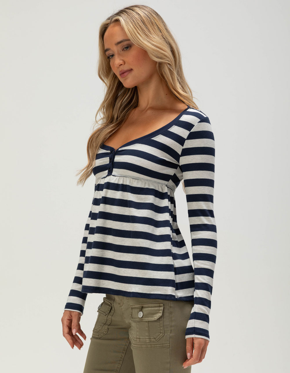MADDEN GIRL Womens Long Sleeve Stripe Henley Babydoll Top