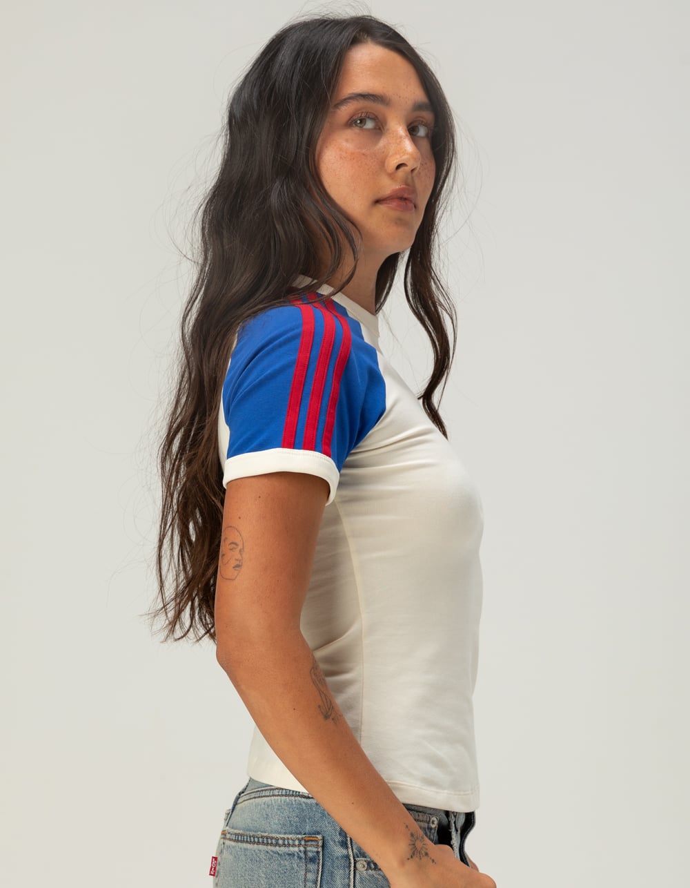 ADIDAS Originals FIFA World Cup 26™ Host City Philadelphia Womens Fitted Tee - Cream Combo