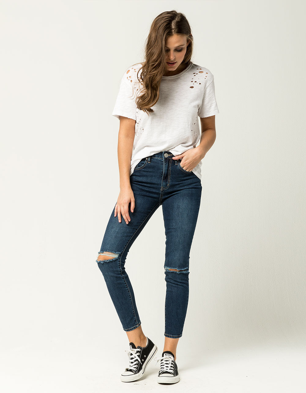 RSQ Womens Mom Ripped Jeans image number 4