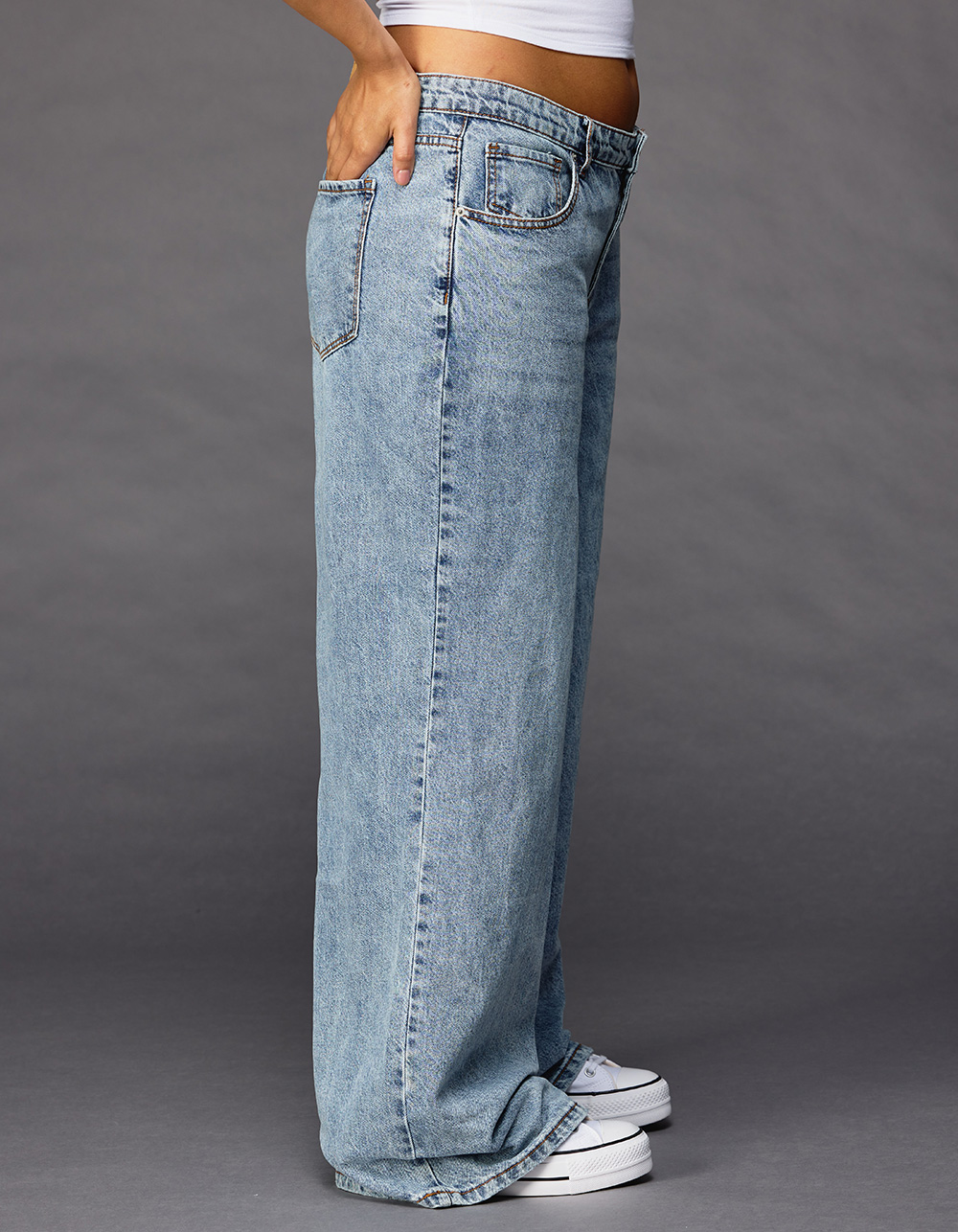 RSQ Womens Low Rise Wide Leg Jeans - LIGHT WASH