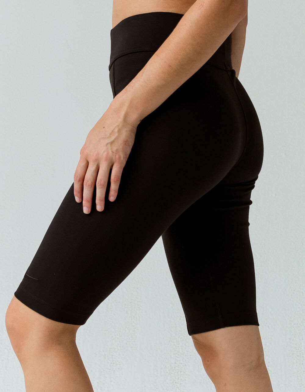 womens knee length nike shorts