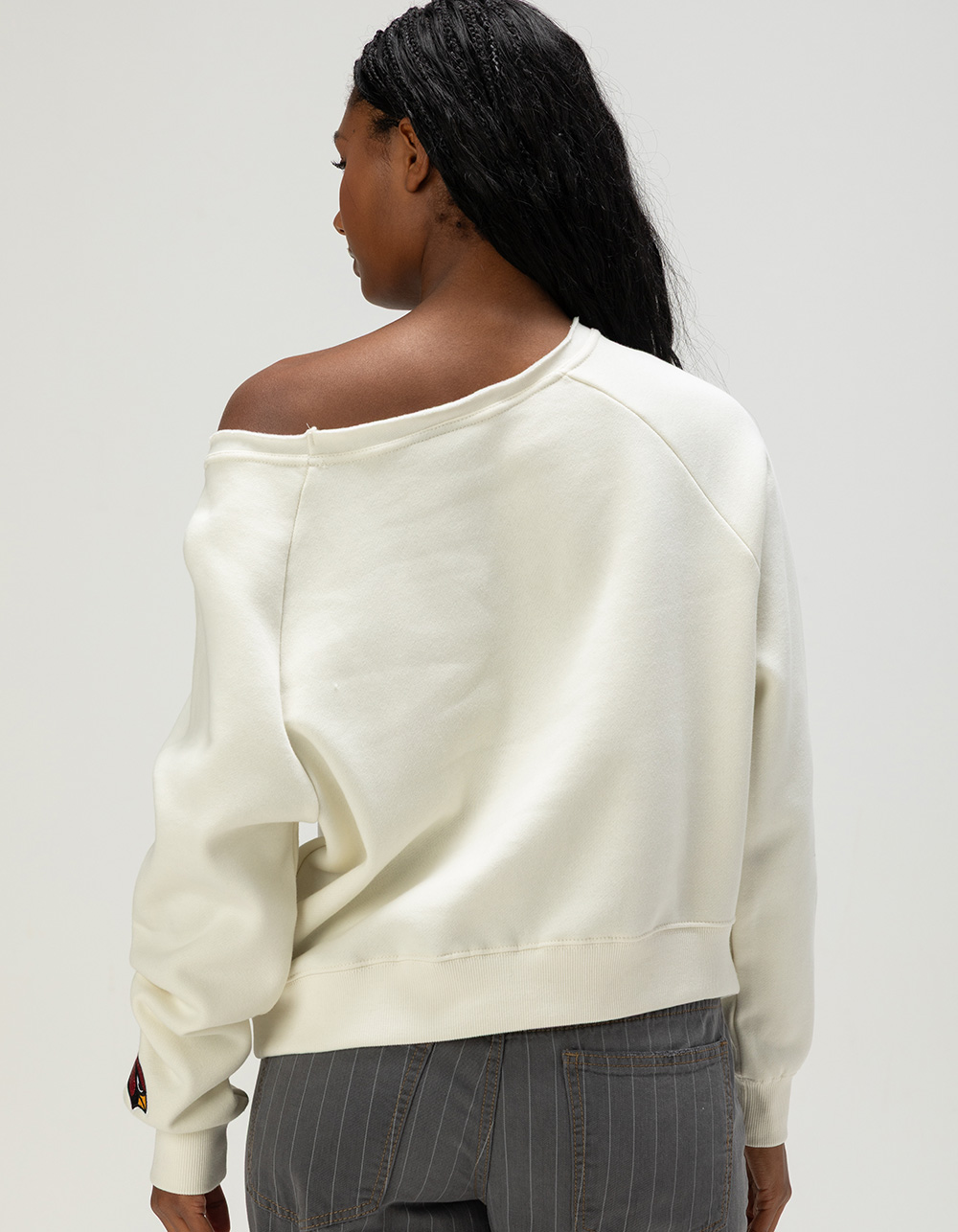The WILD COLLECTIVE Arizona Cardinals Womens Off Shoulder Sweatshirt - CREAM