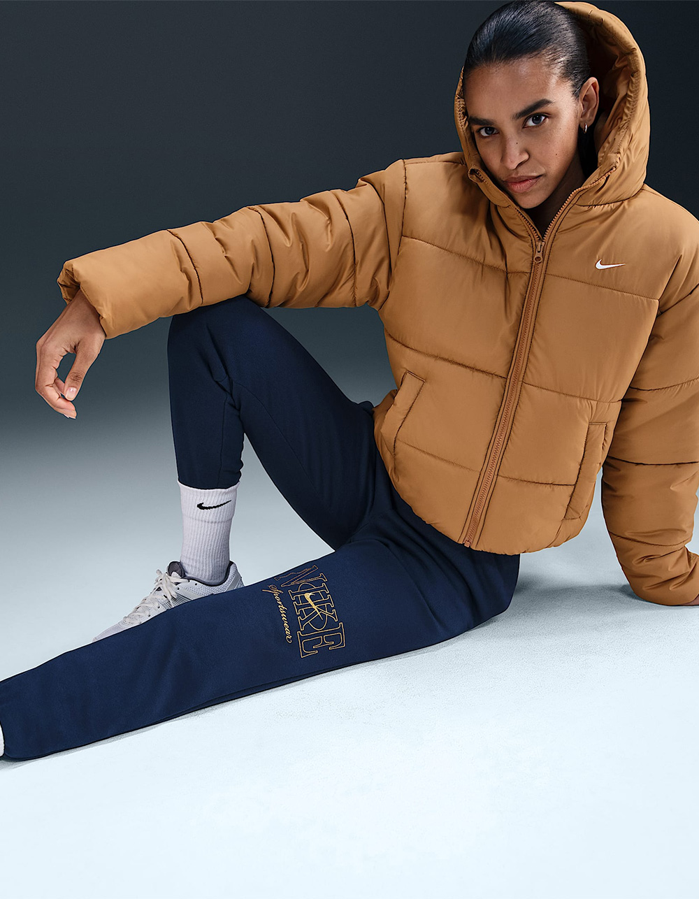 NIKE Sportswear Club Fleece Womens Mid Rise Joggers - NAVY