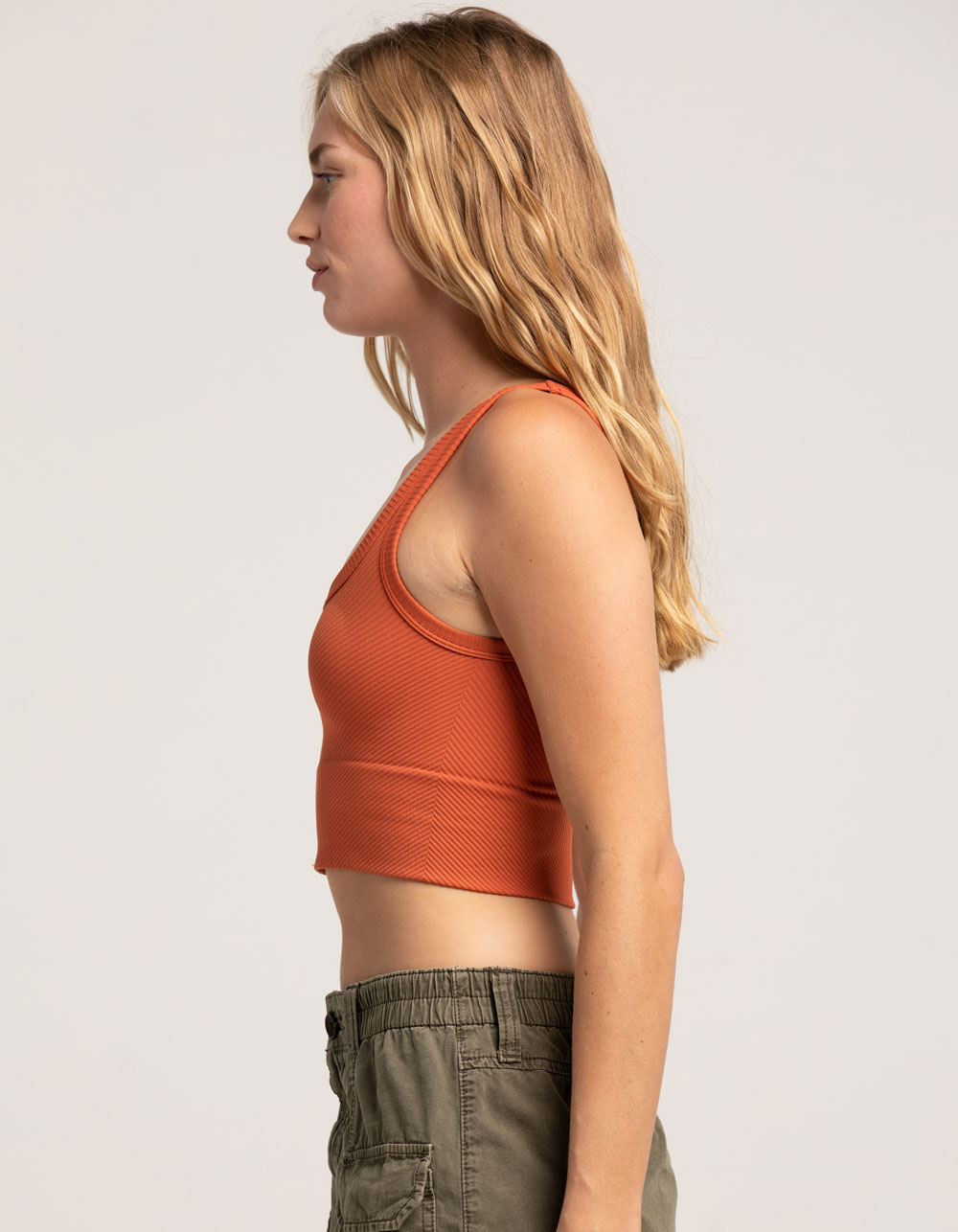 FULL TILT Seamless Chevron Womens Crop Tank Top - RUST