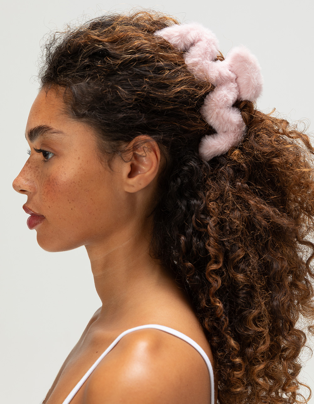 FULL TILT Oversized Fuzzy Claw Clip - PINK