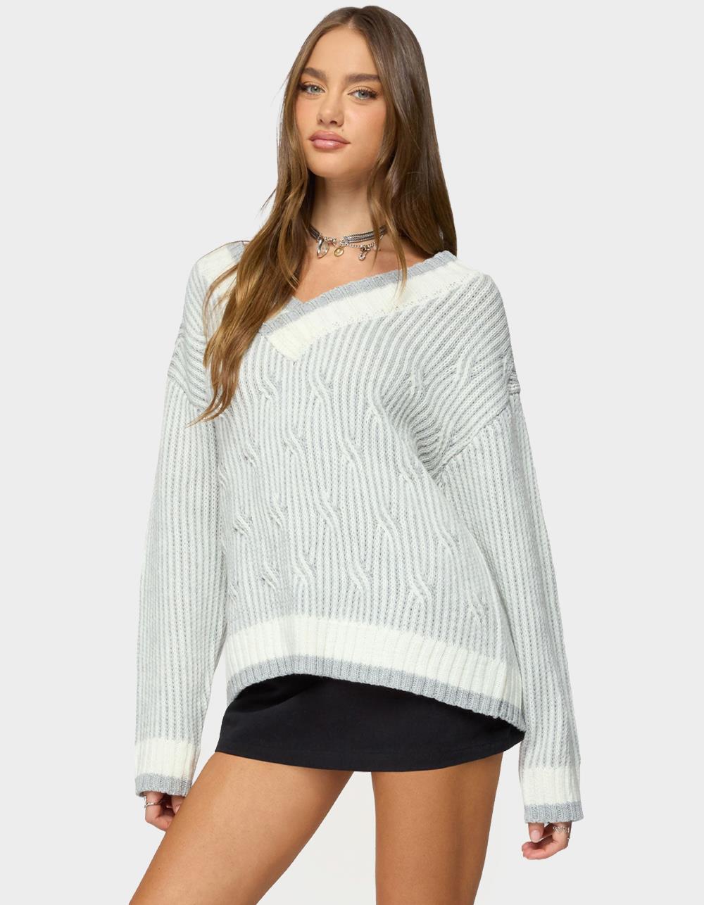 EDIKTED Lila V-Neck Cable Knit Sweater - GRAY