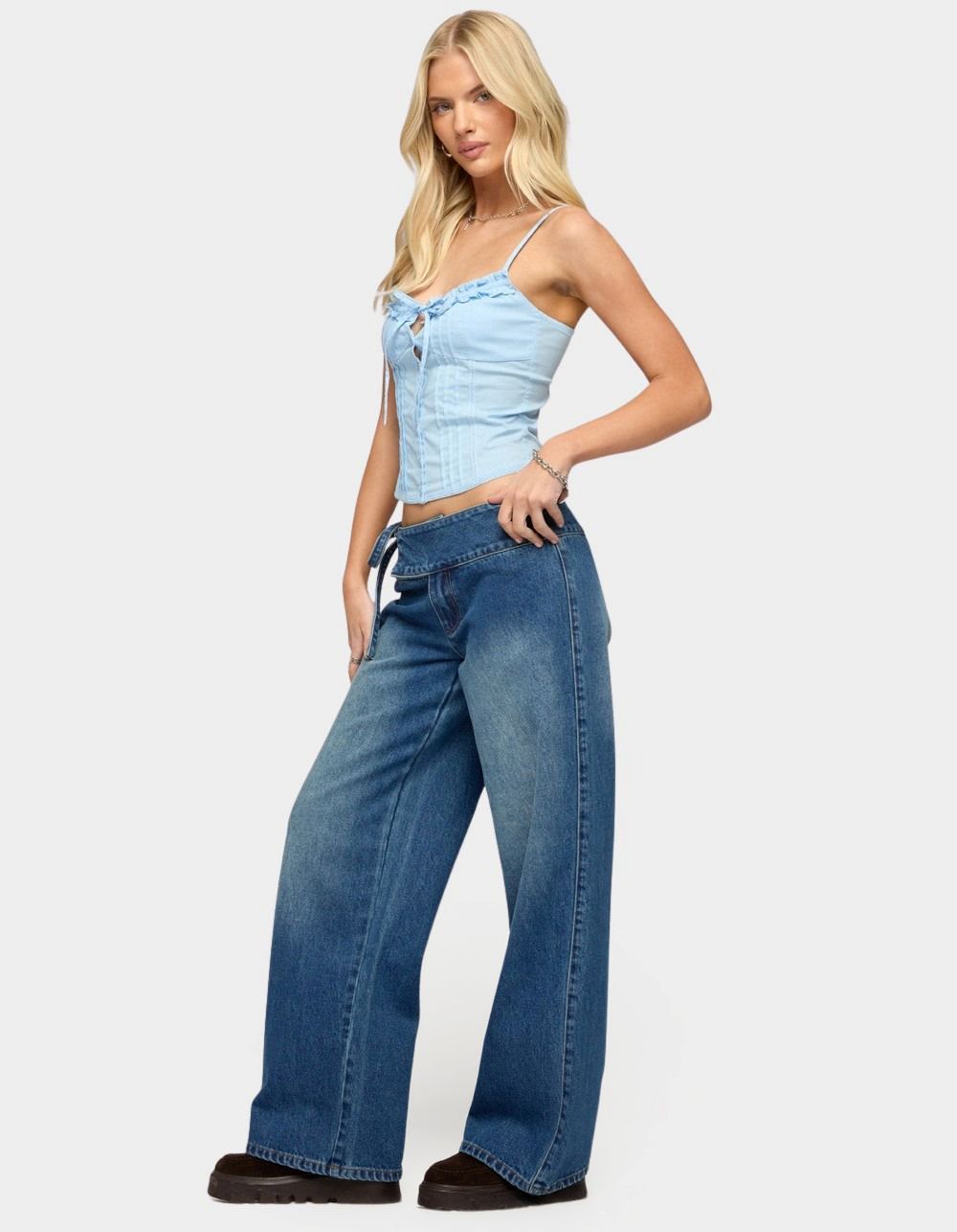 EDIKTED Cleo Tie Waist Low Rise Baggy Jeans - LIGHT BLUE