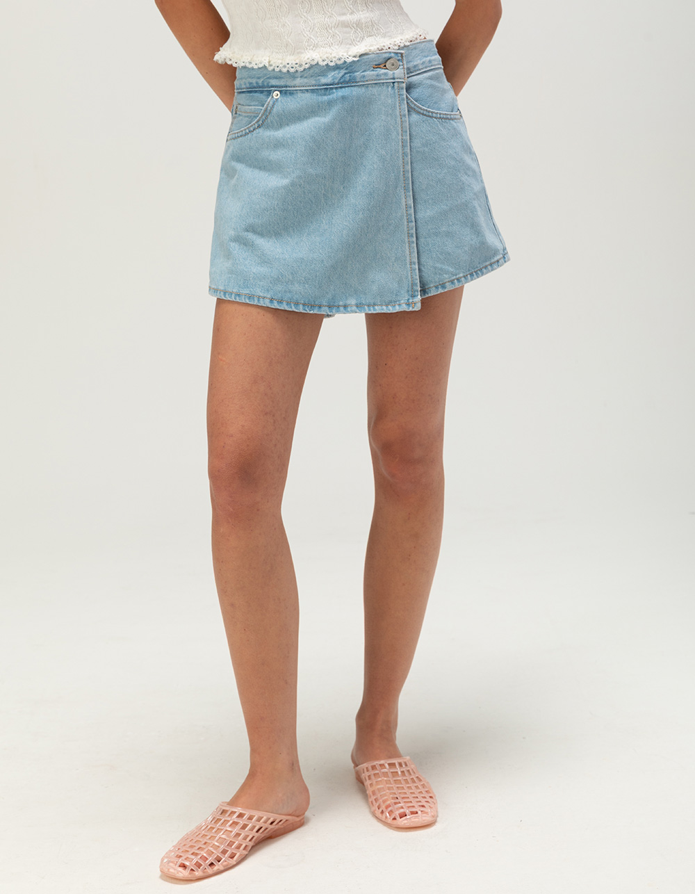 LEVI'S Womens Skort - Abraided Art LIGHT WASH