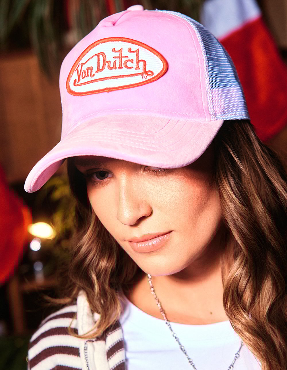 VON DUTCH Velvet Trucker Hat - PINK