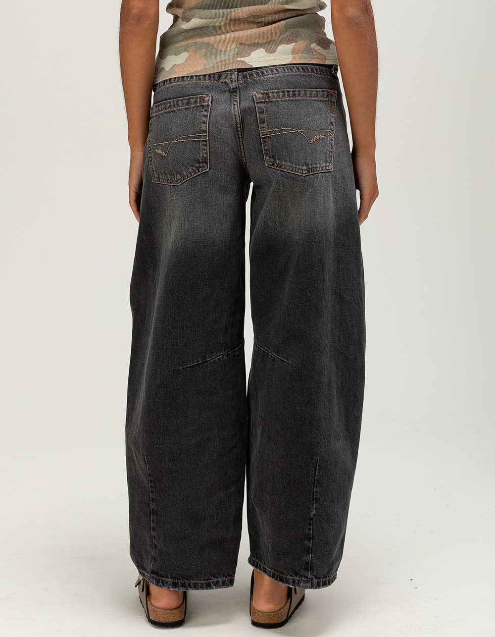 BDG Urban Outfitters Kayla Cocoon Womens Low Rise Barrel Jeans