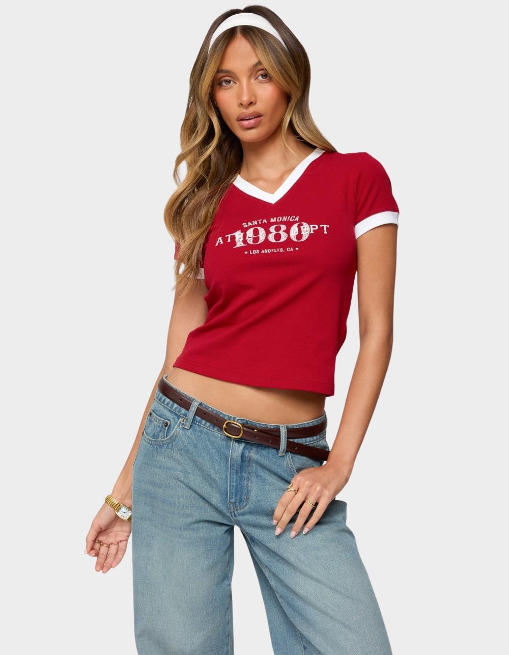 EDIKTED Santa Monica V-Neck Tee