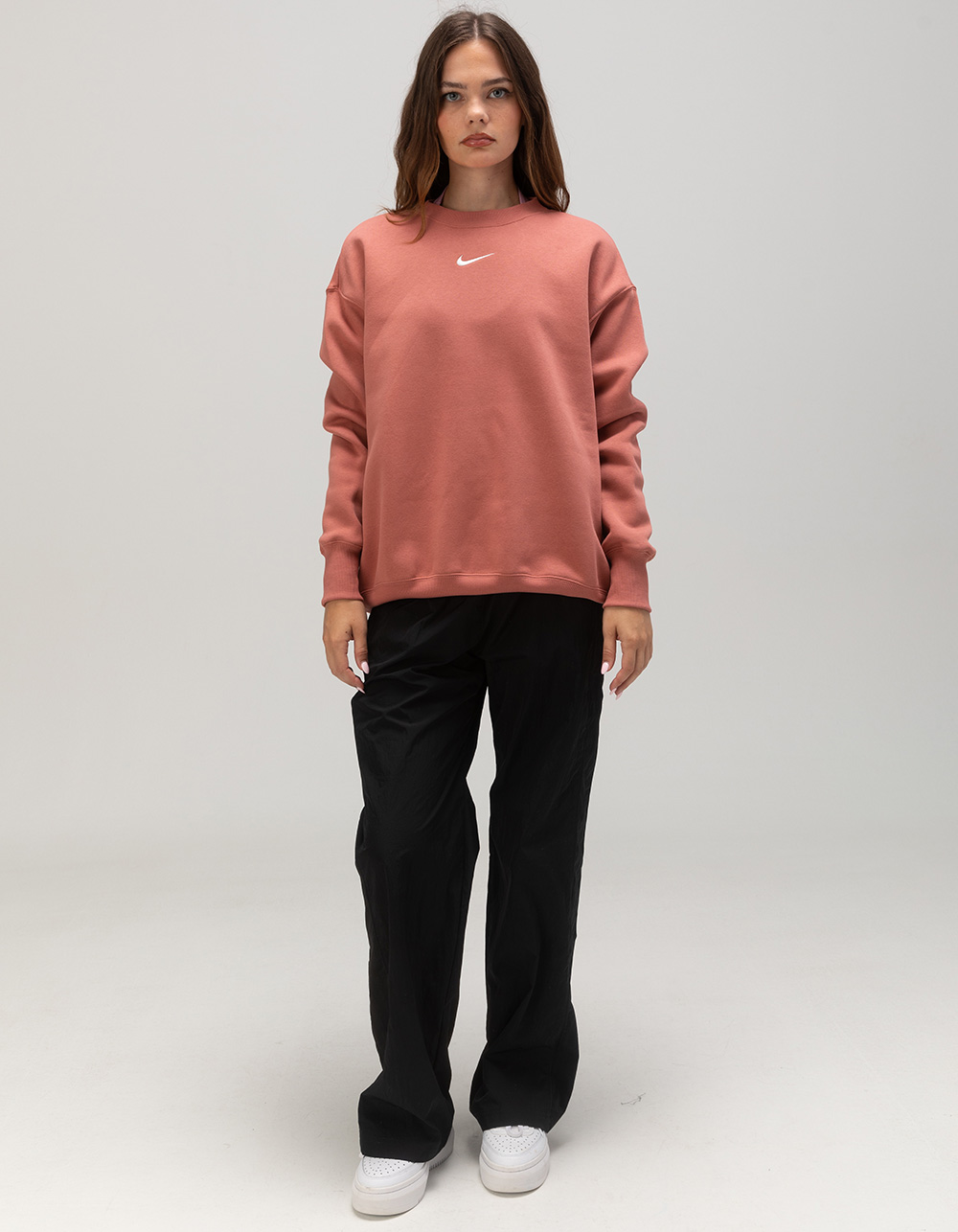 NIKE Sportswear Womens Oversized Crewneck Sweatshirt - DUSTY PINK