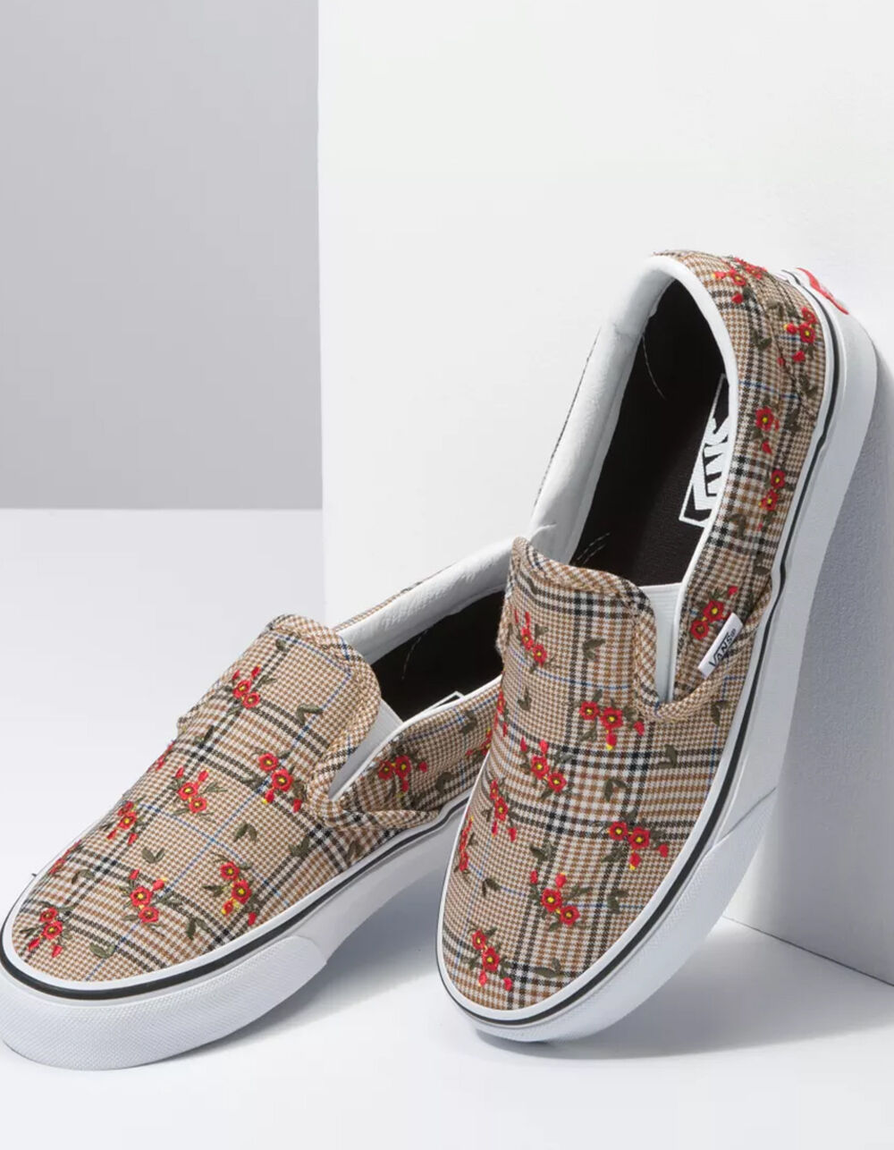 VANS Glen Plaid Floral Classic Slip-On Womens Shoes - EMBROIDERY/TRUE ...