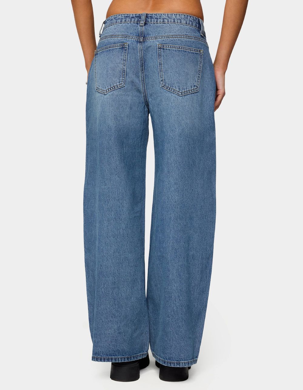 EDIKTED Skye Low Rise Baggy Jeans - LIGHT BLUE