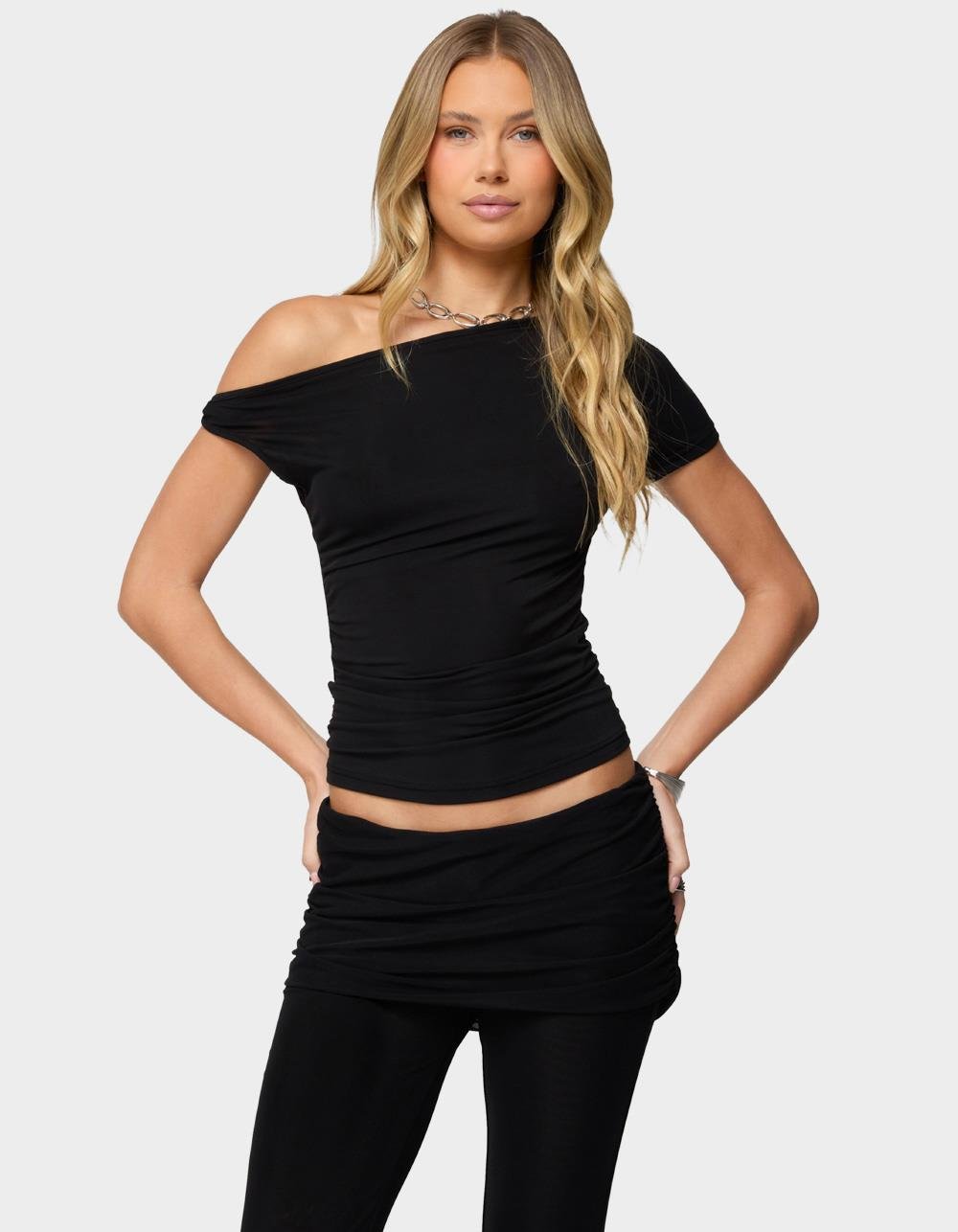 EDIKTED Halli Twisted Off Shoulder Top - BLACK