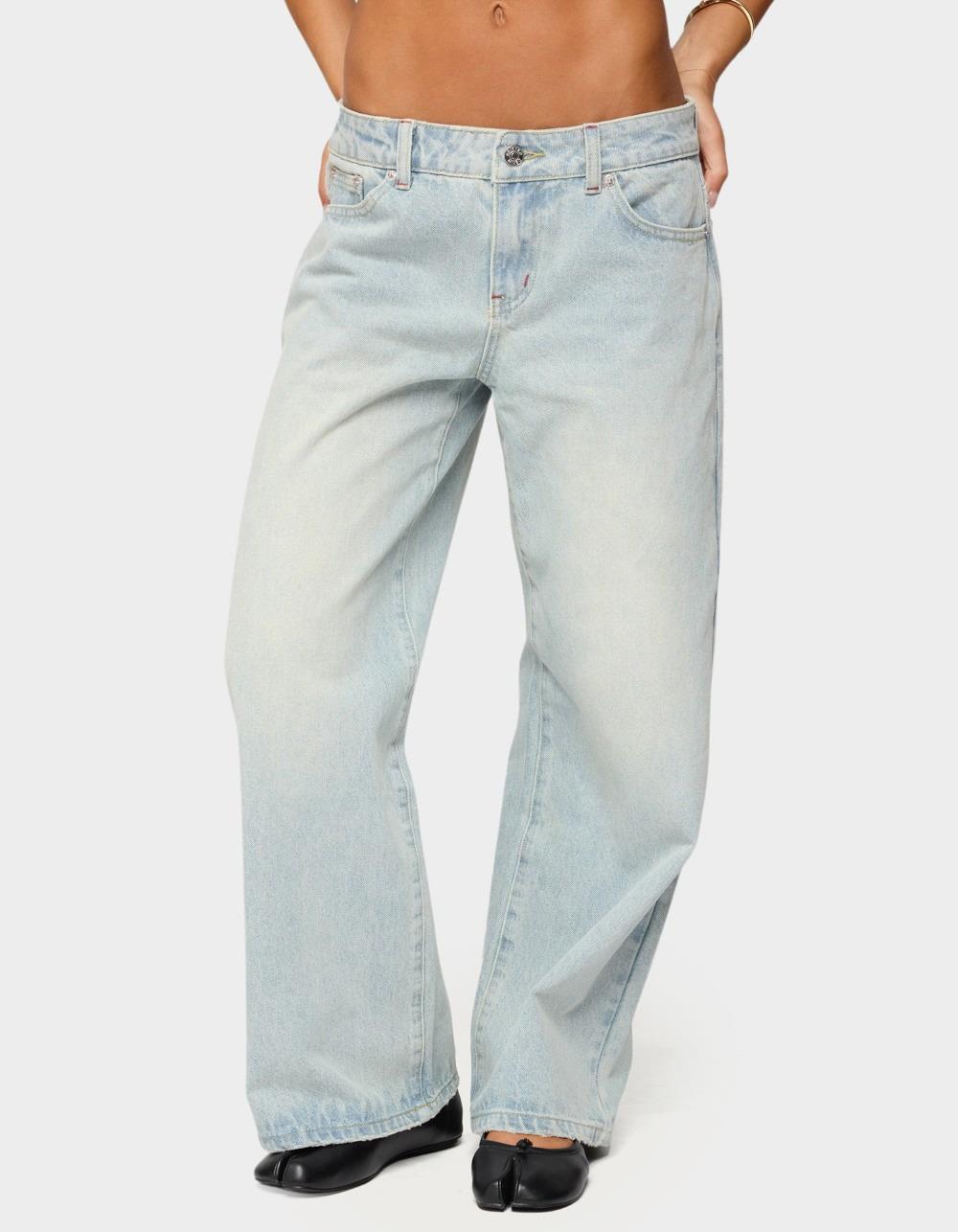 EDIKTED Petite Ace Relaxed Jeans
