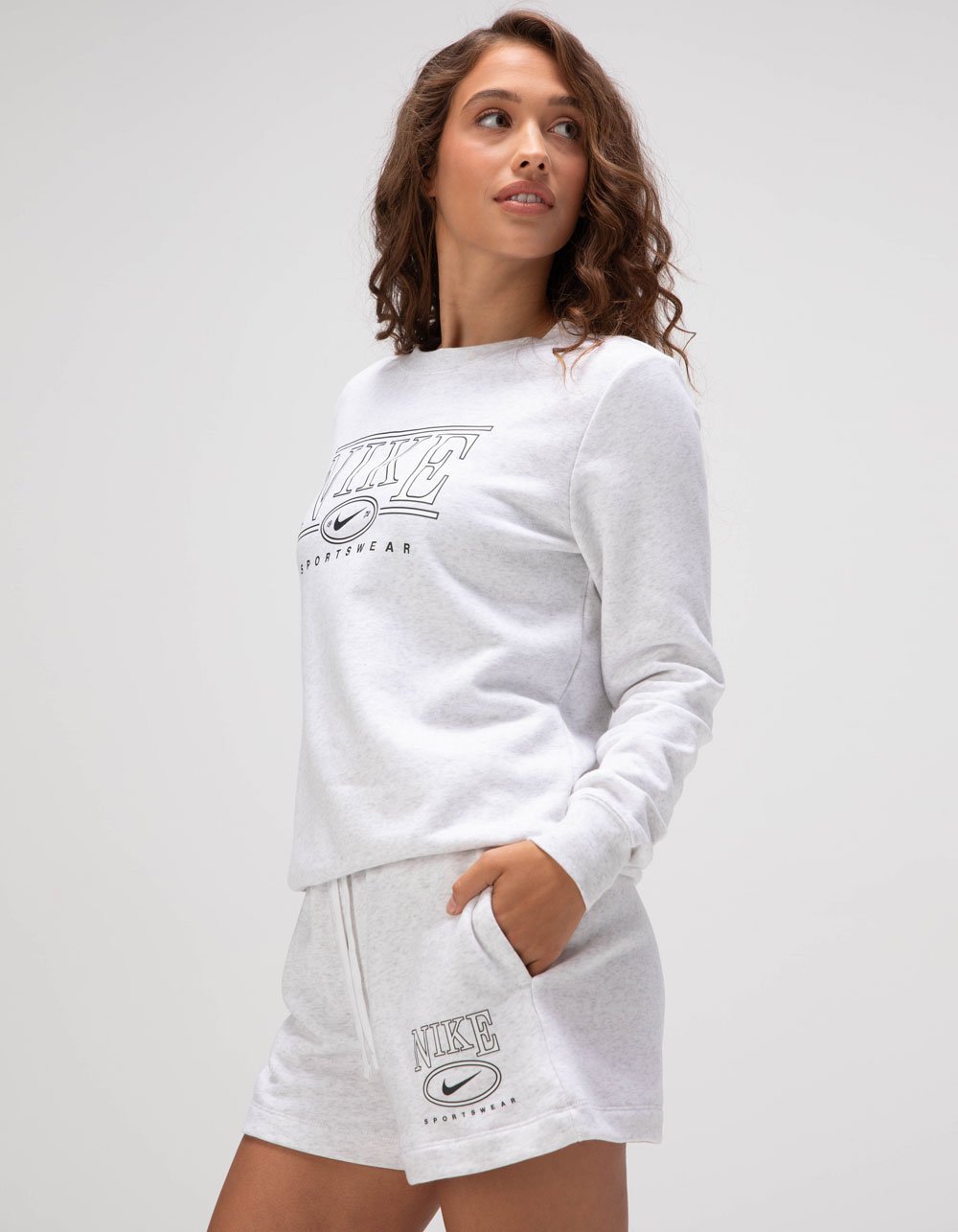 NIKE Sportswear GX Club Fleece Womens Crewneck Sweatshirt - LIGHT GRAY
