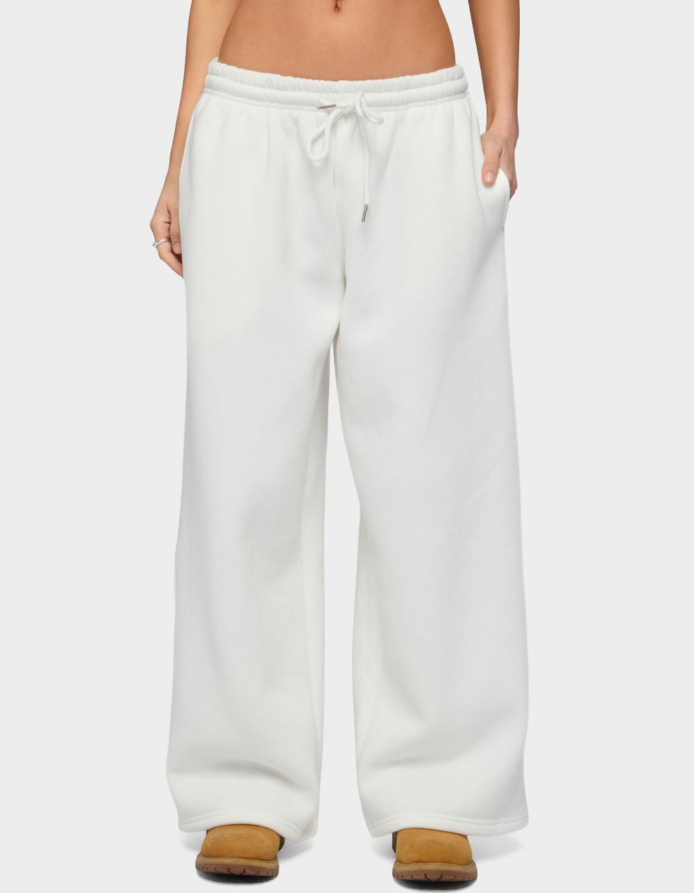 EDIKTED Petite Kamari Low Rise Wide Sweatpants - WHITE