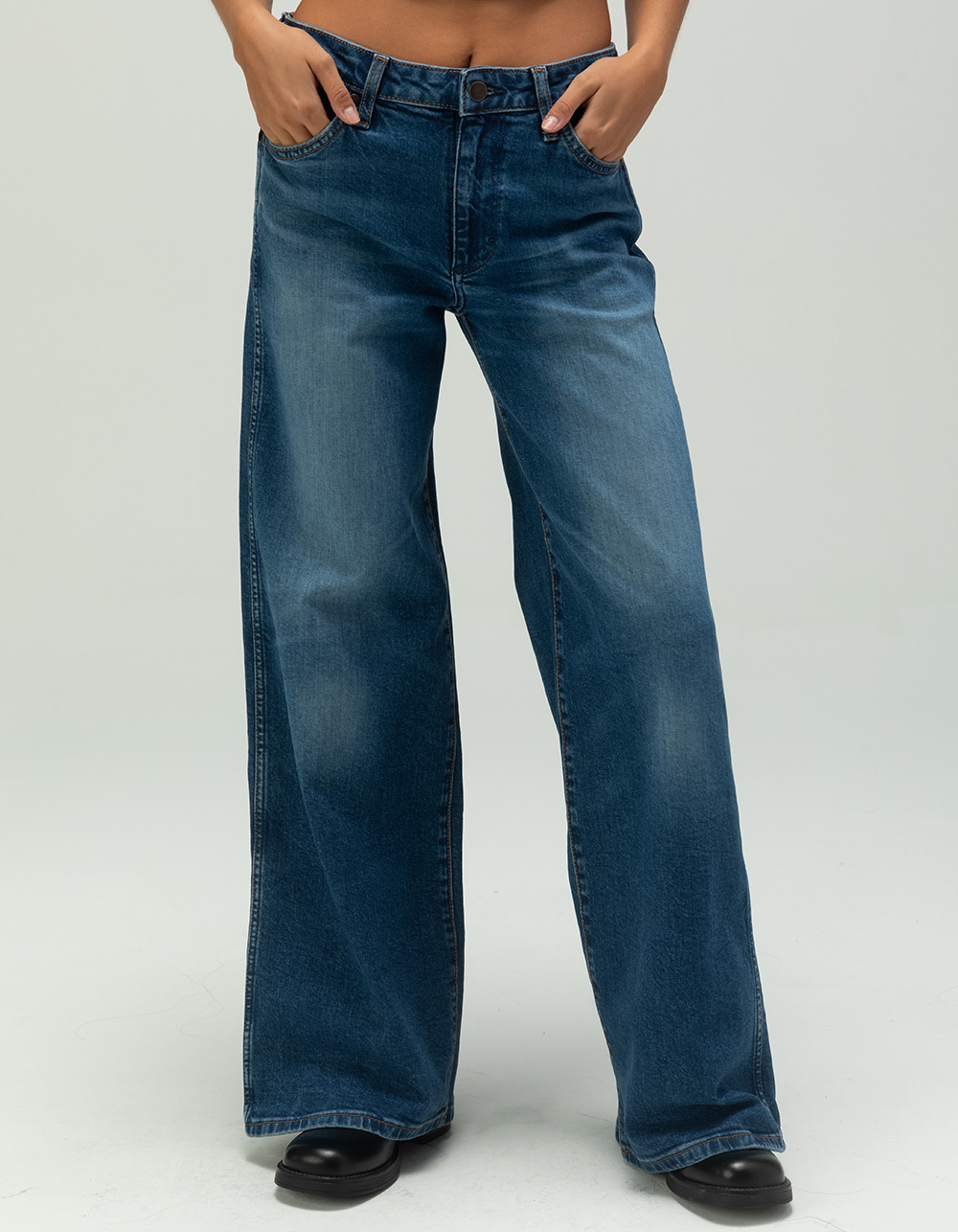 WRANGLER Worldwide Mid Rise Wide Leg Womens Jeans - MEDIUM WASH