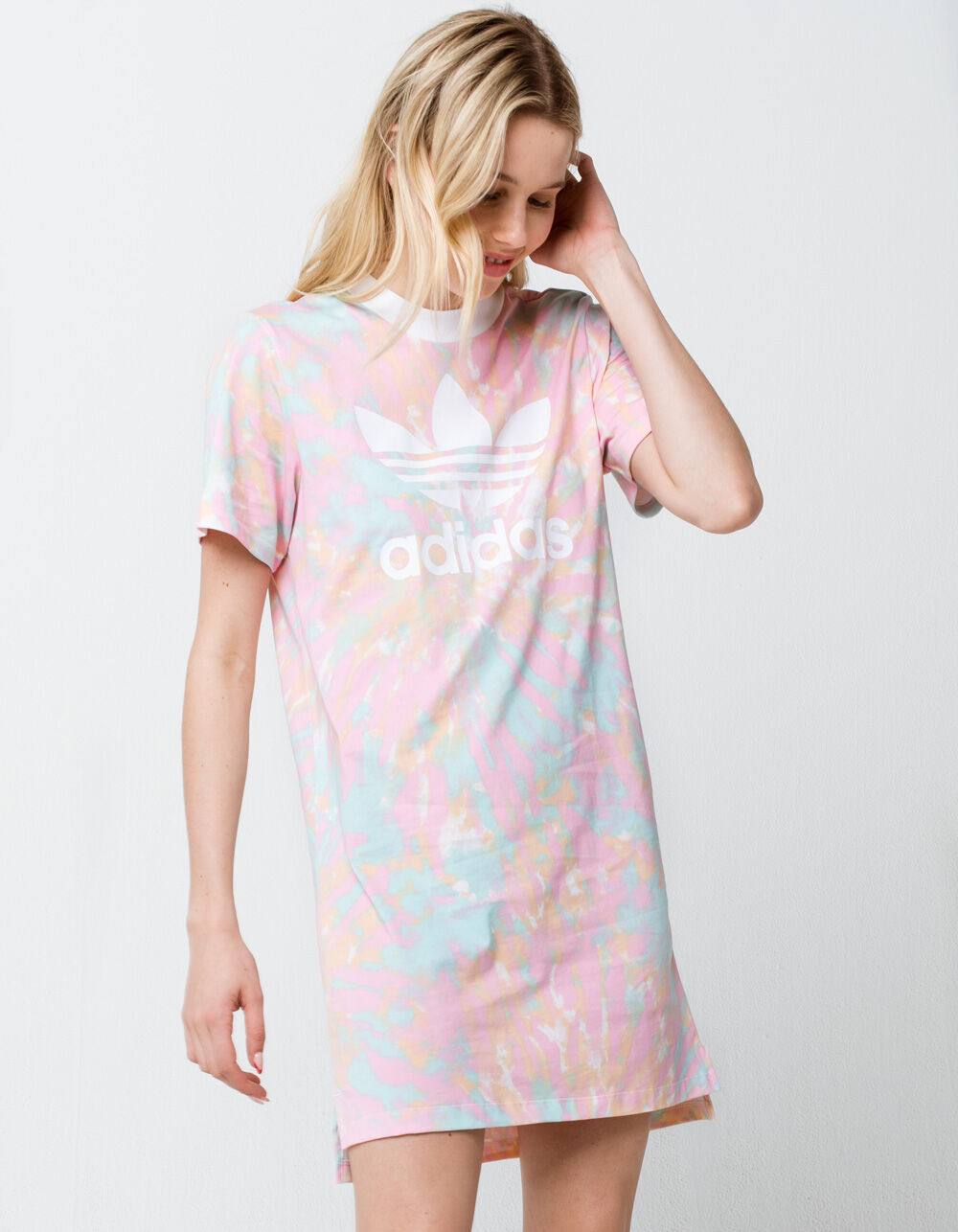 Knipperen diep zuiverheid ADIDAS Adicolor Trefoil Tie Dye T-Shirt Dress - PINK COMBO | Tillys