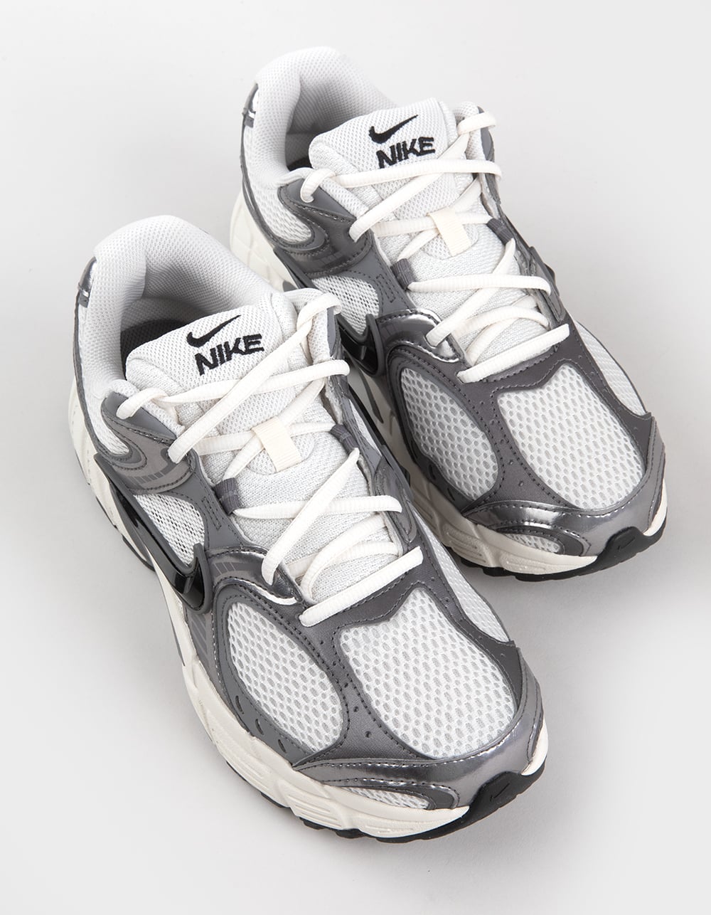 NIKE V5 RNR Mens Shoes - GRAY COMBO