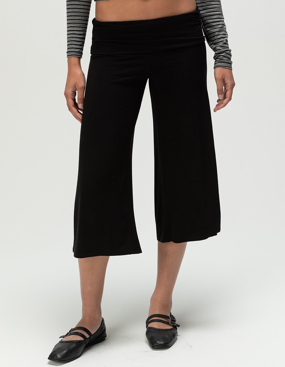 FULL TILT Womens Low Rise Gaucho Pants - BLACK