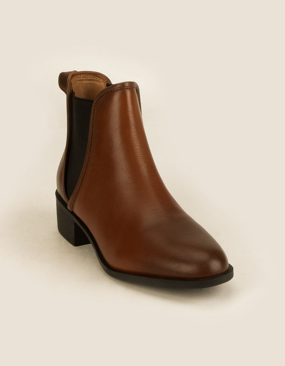 STEVE MADDEN Dares Leather Chelsea Boots