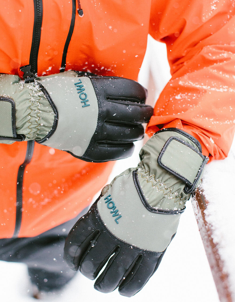 HOWL SUPPLY Union Snow Gloves GOLD Tillys