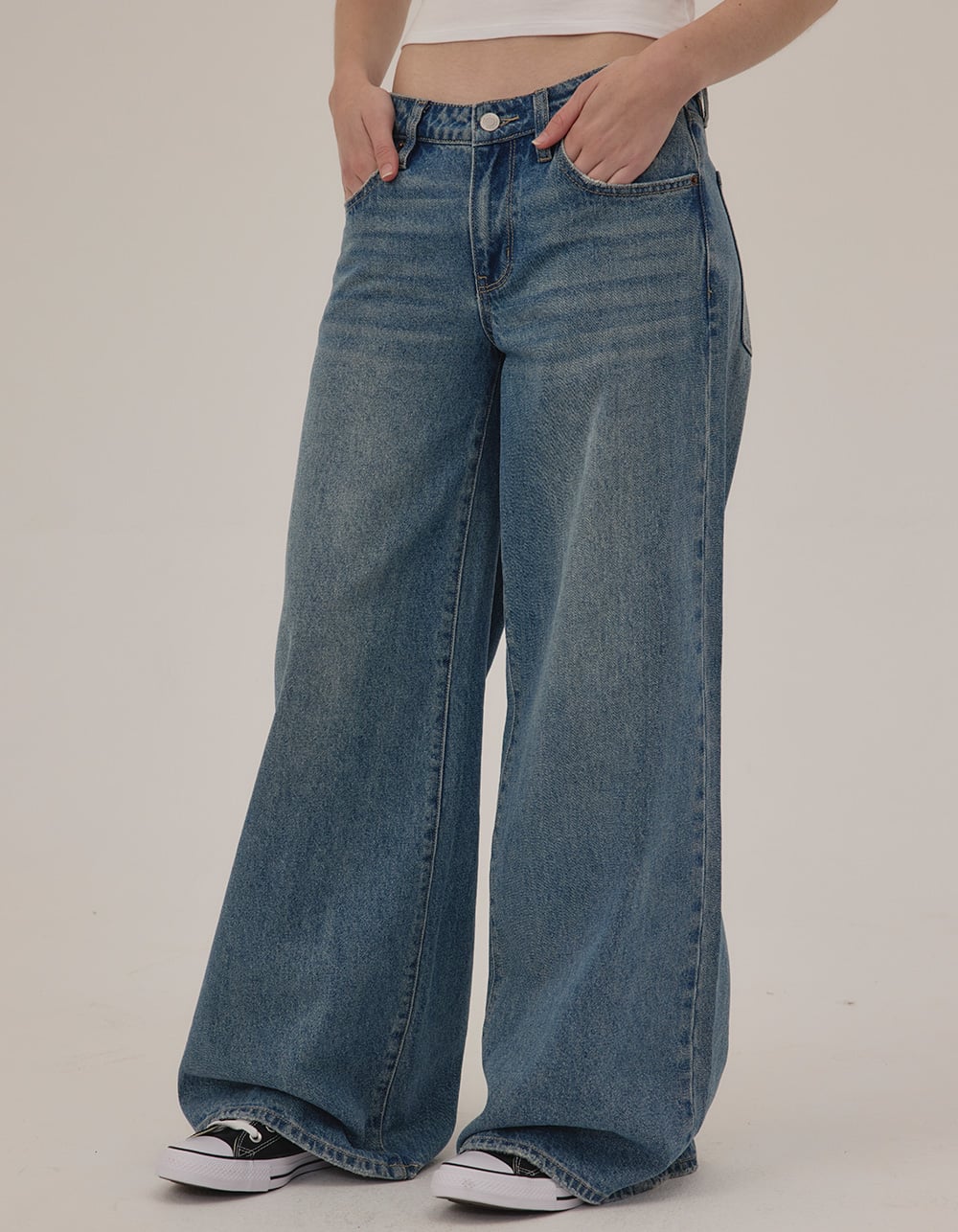 RSQ Womens Low Rise Baggy Jeans - MEDIUM WASH