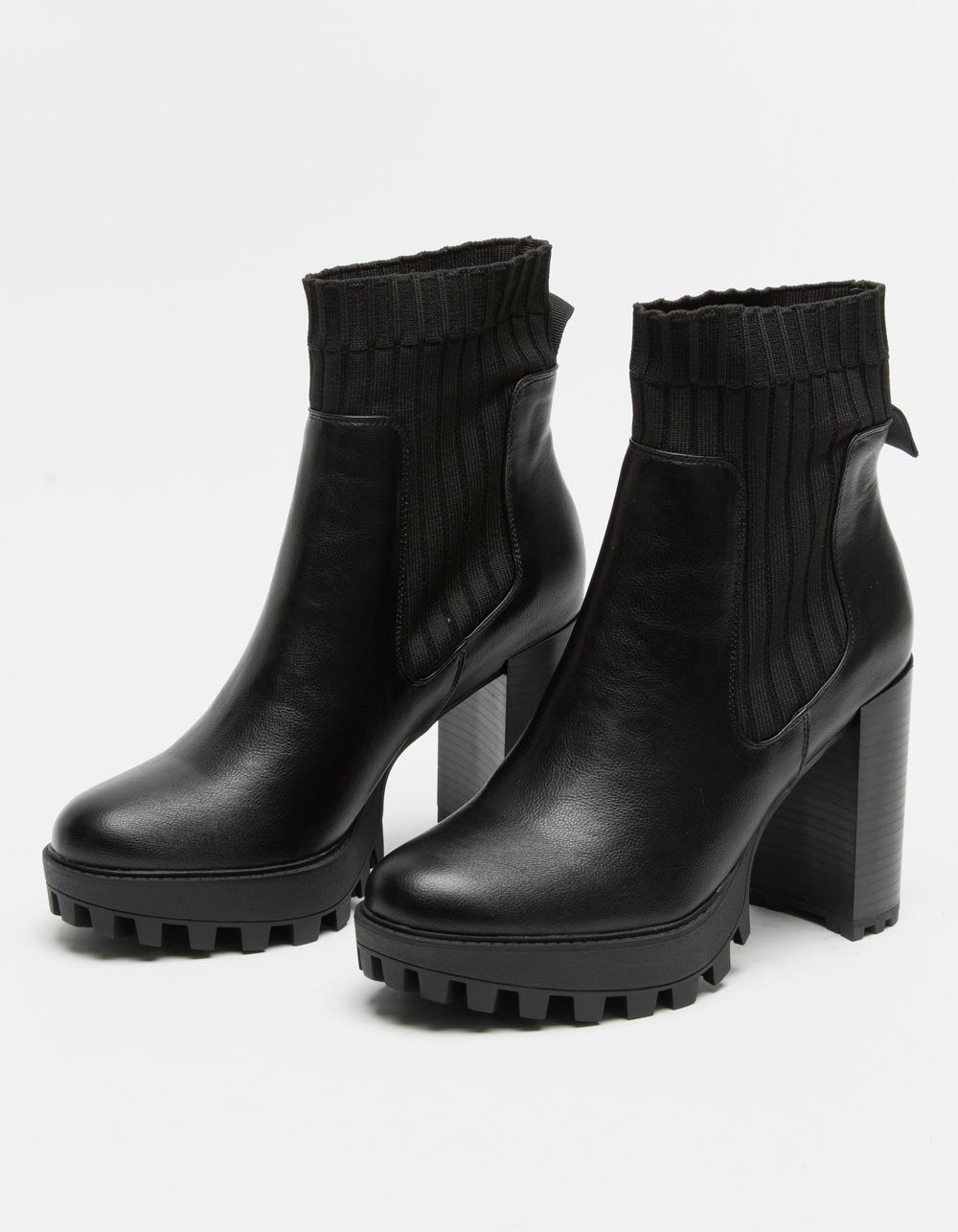 BAMBOO Lug Sole Womens Sweater Boots 