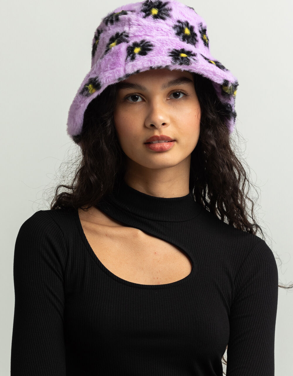 OLIVE & PIQUE Daisy Fuzzy Womens Bucket Hat LAVENDAR Tillys