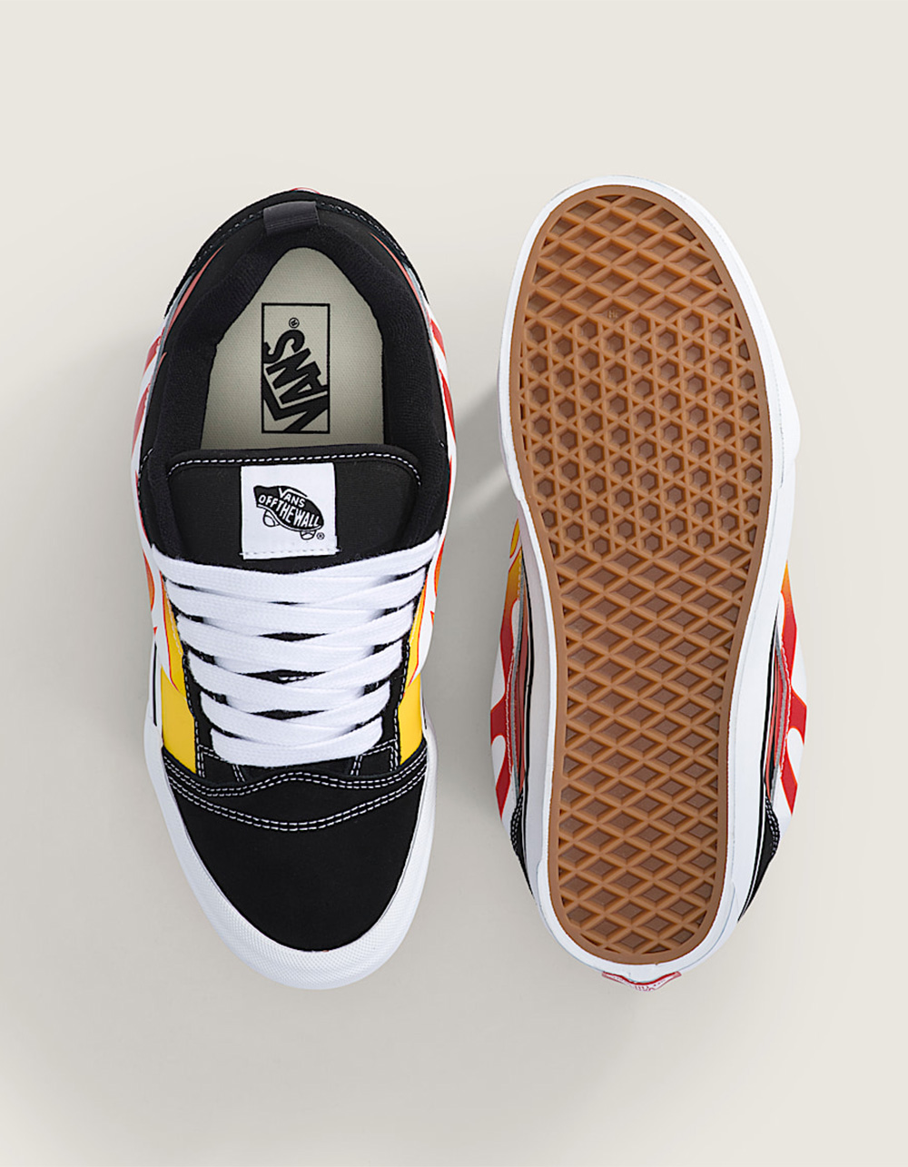 VANS Knu Skool Shoes - FLAME BLACK/RED