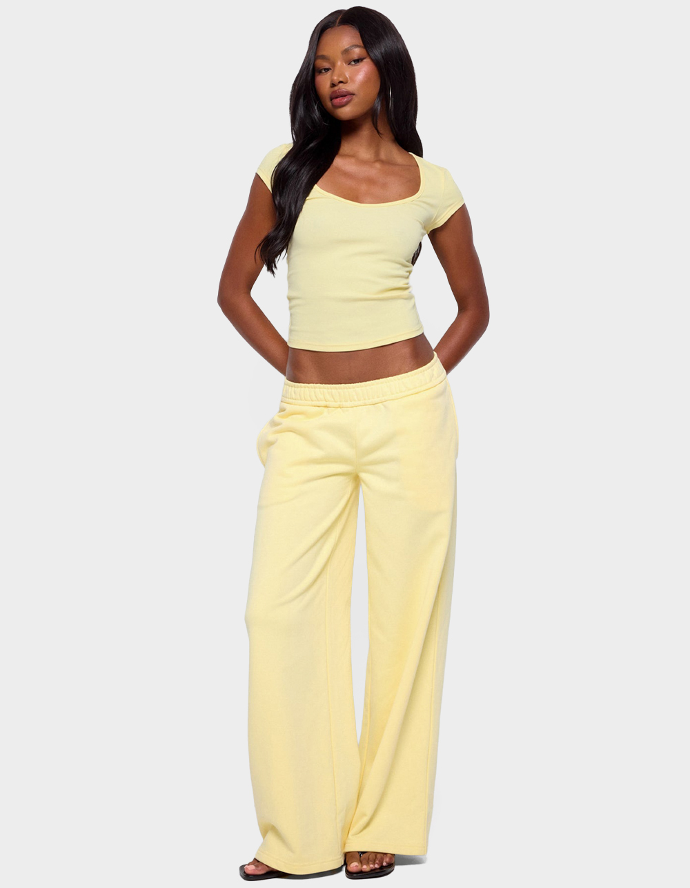 EDIKTED Chari Ribbed Scoop Neck Tee - YELLOW