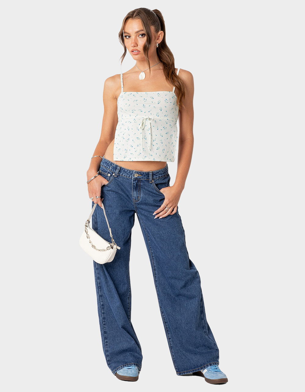 EDIKTED Raelynn Washed Low Rise Jeans - LIGHT BLUE