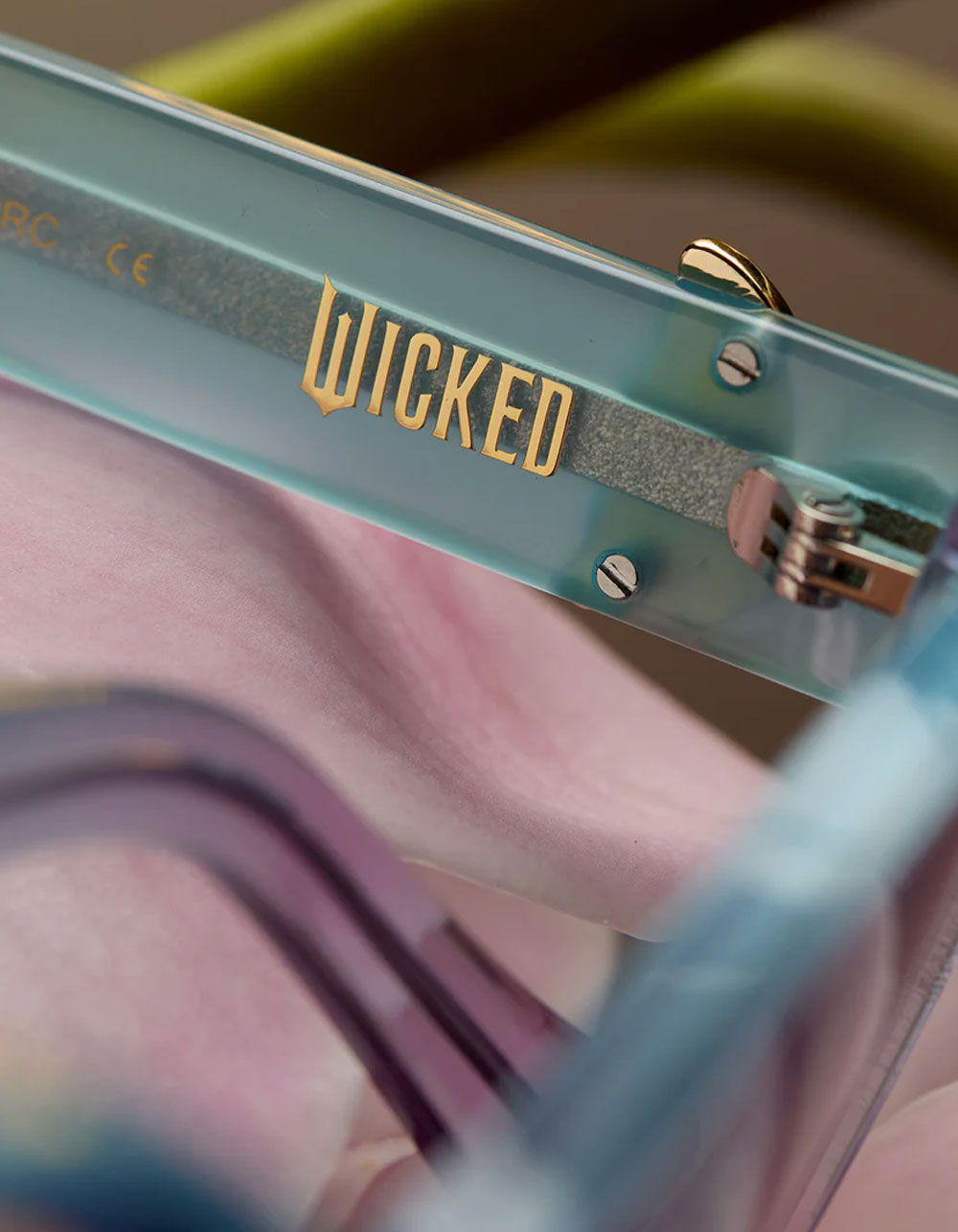 DIFF EYEWEAR x Wicked Glinda Upland Butterfly Sunglasses - BLUE COMBO