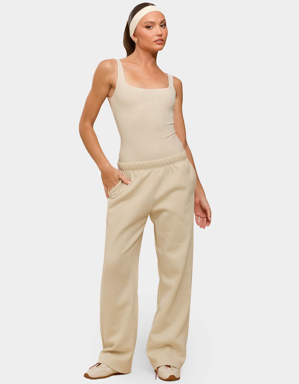 EDIKTED Kyrie Sweatpants - BEIGE
