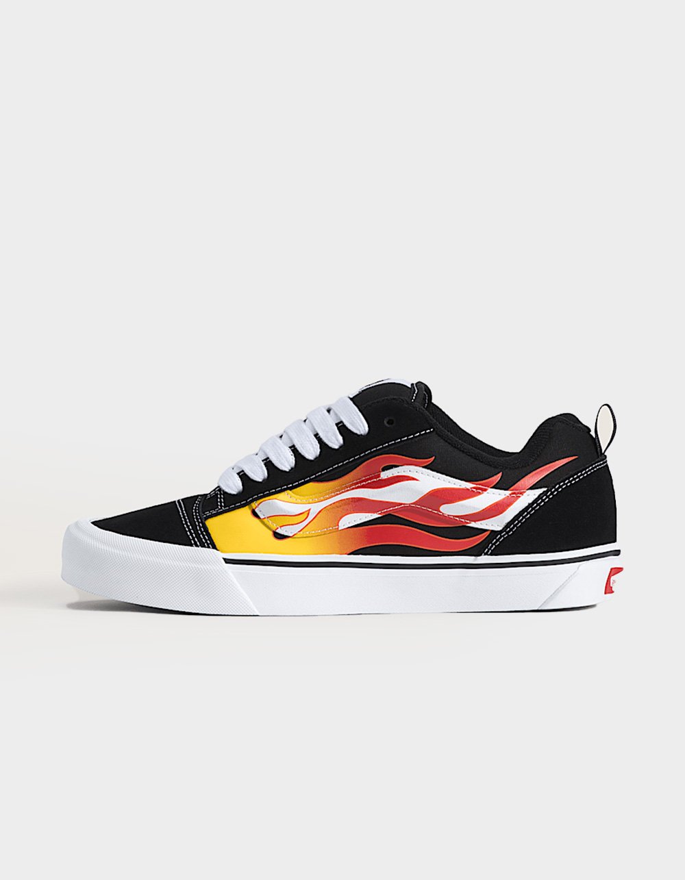 VANS Knu Skool Shoes - FLAME BLACK/RED