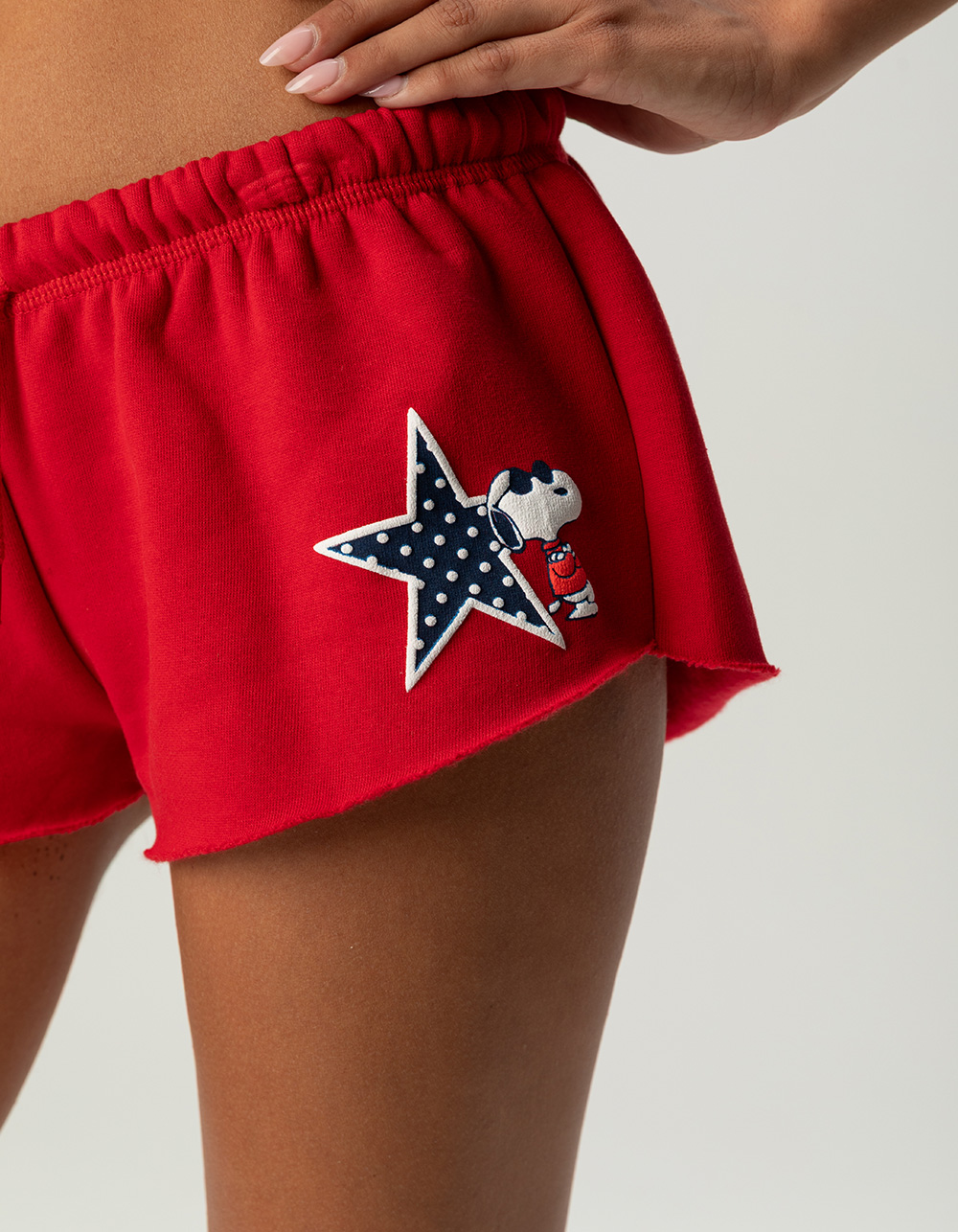 RIOT SOCIETY x Peanuts Snoopy Star Womens Micro Sweat Shorts - RED