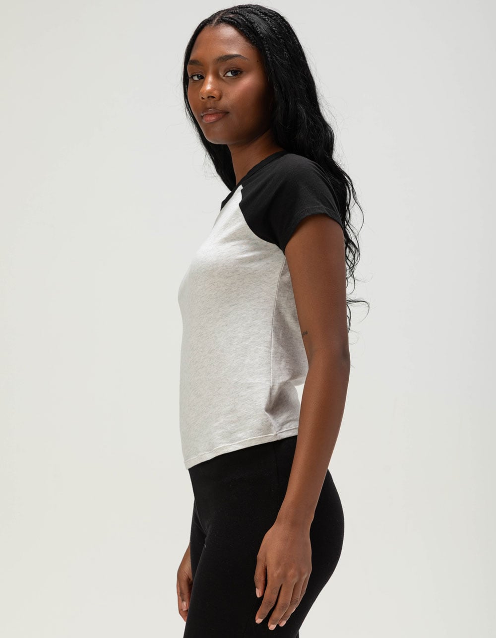 TILLYS Womens Solid Raglan Tee - HTHR BLK