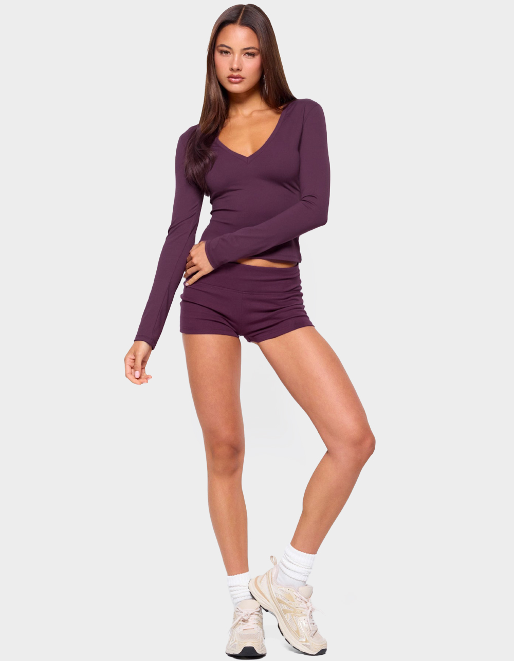 EDIKTED Ferne Long Sleeve V-Neck Top - PURPLE