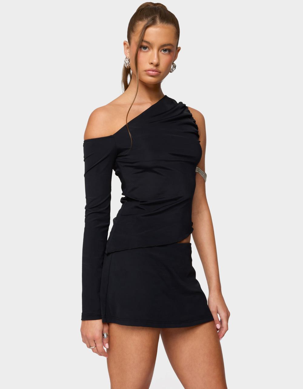 EDIKTED Lucretia Asymmetric Off Shoulder Top - BLACK