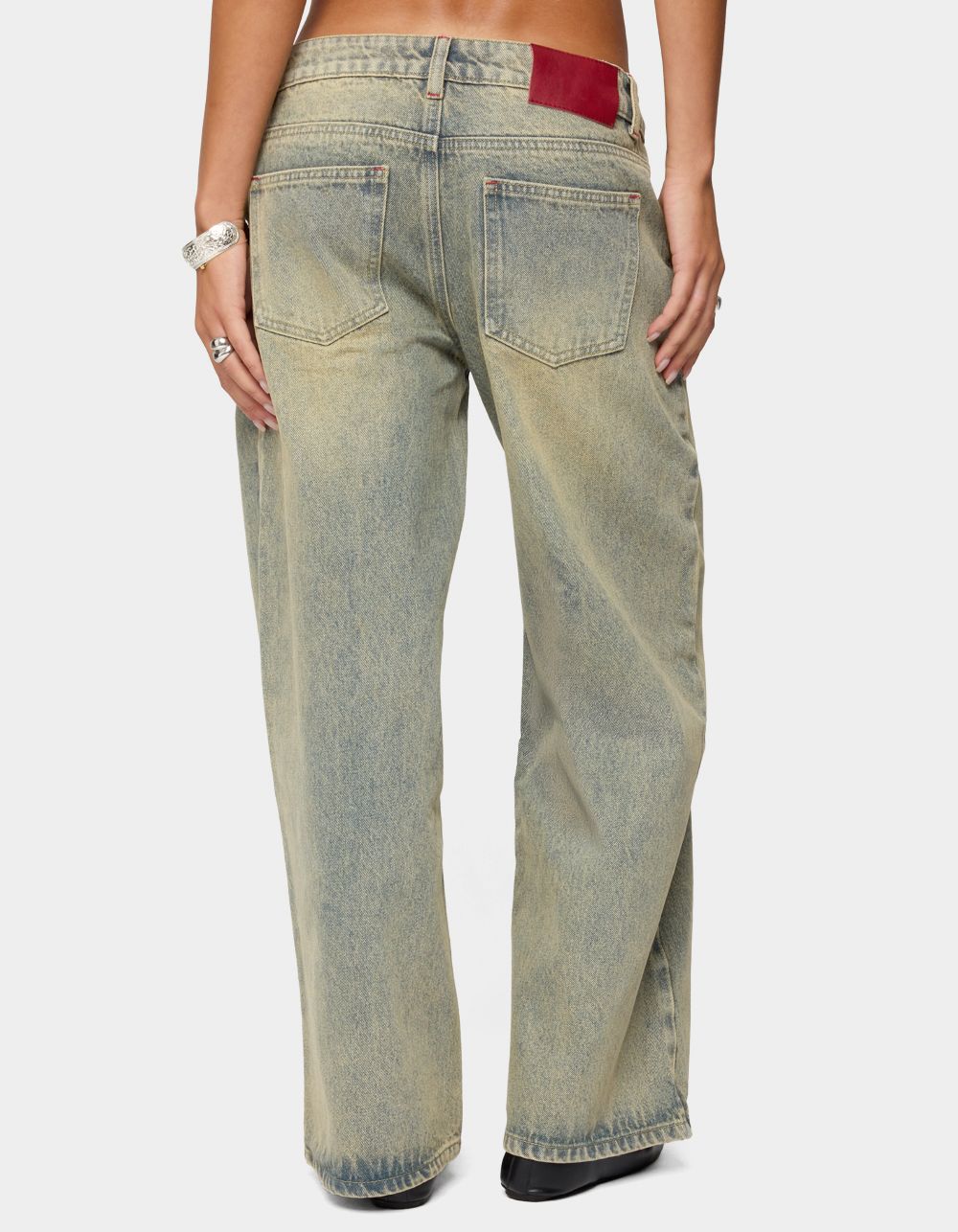 EDIKTED Petite Ace Relaxed Jeans - LIGHT BLUE