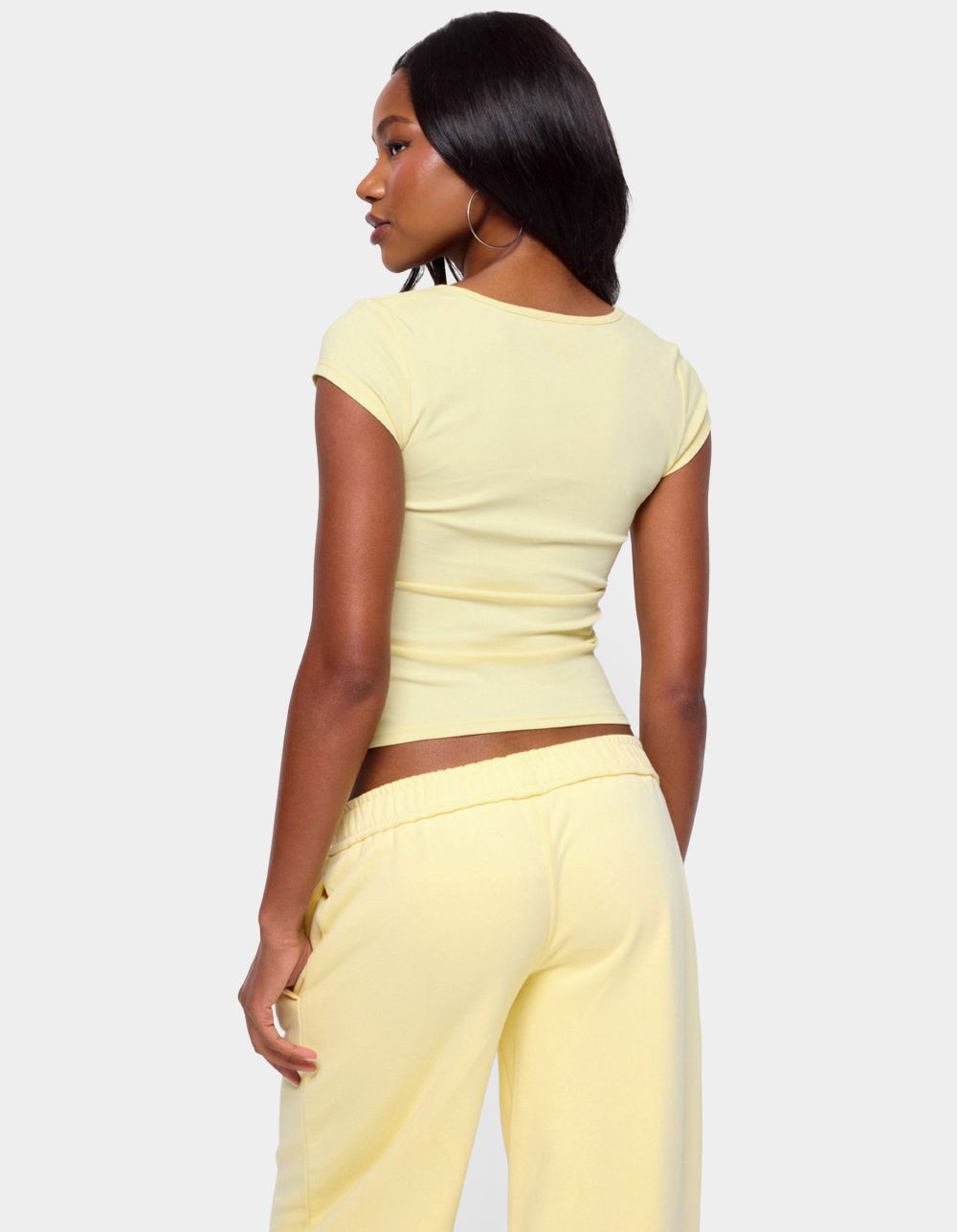 EDIKTED Chari Ribbed Scoop Neck Tee - YELLOW