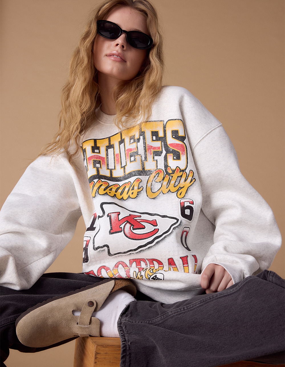 THE WILD COLLECTIVE Kansas City Chiefs Womens Crewneck Sweatshirt - GRAY