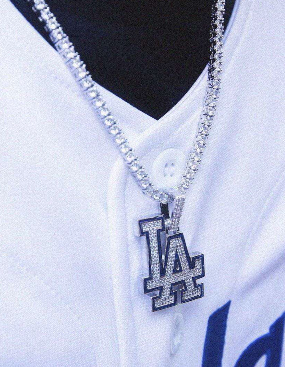 GLD Los Angeles Dodgers Official MLB Logo Pendant - WHITE/GOLD