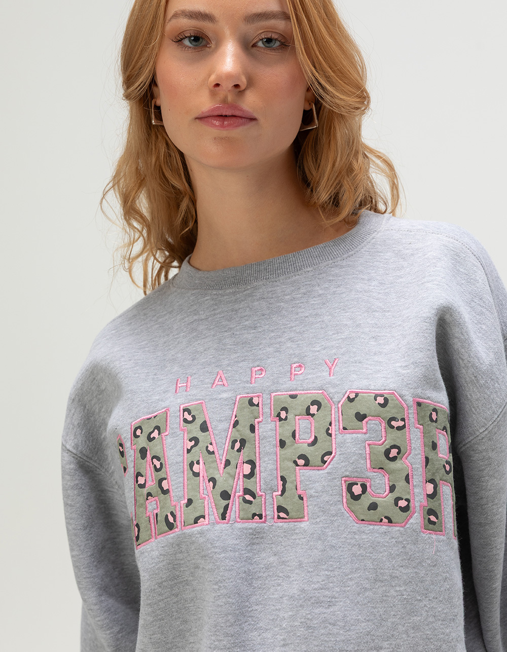 HAPPY CAMP3R Womens Crewneck Sweatshirt - HEATHER GRAY