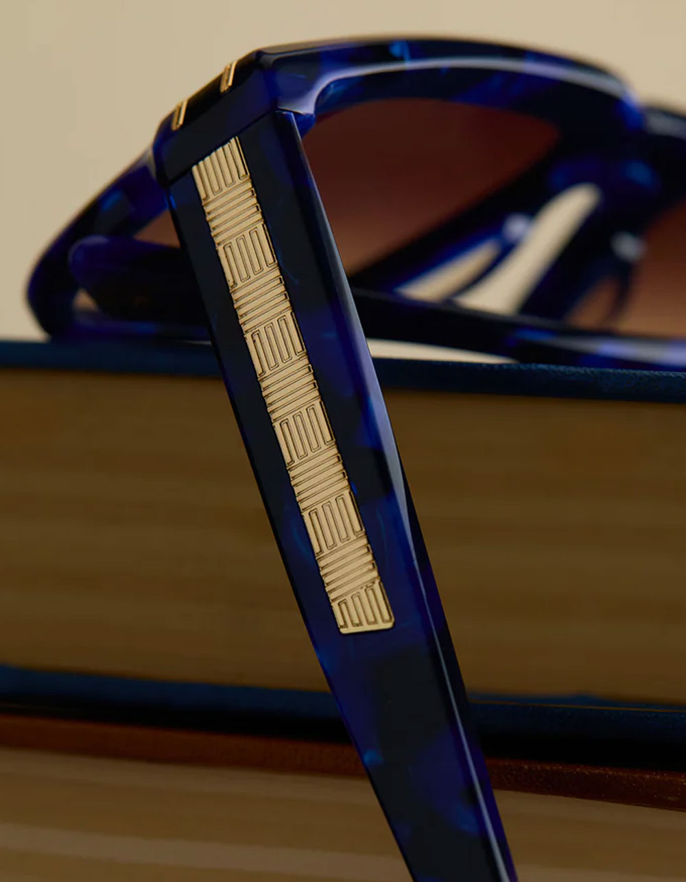 DIFF EYEWEAR x Wicked Prince Fiyero Sunglasses - BLUE