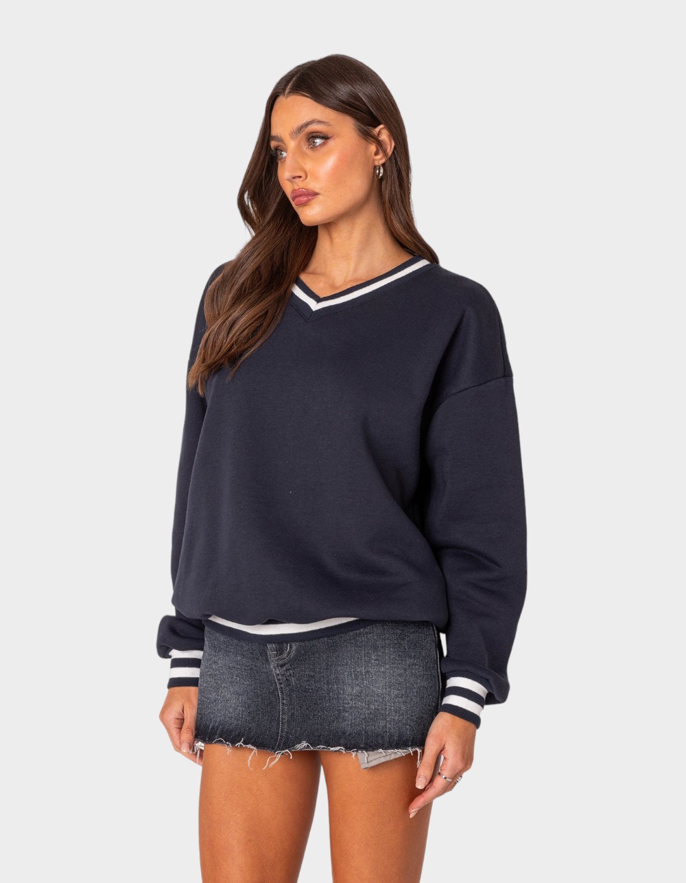 EDIKTED Caryn Oversized V-Neck Sweatshirt - NAVY