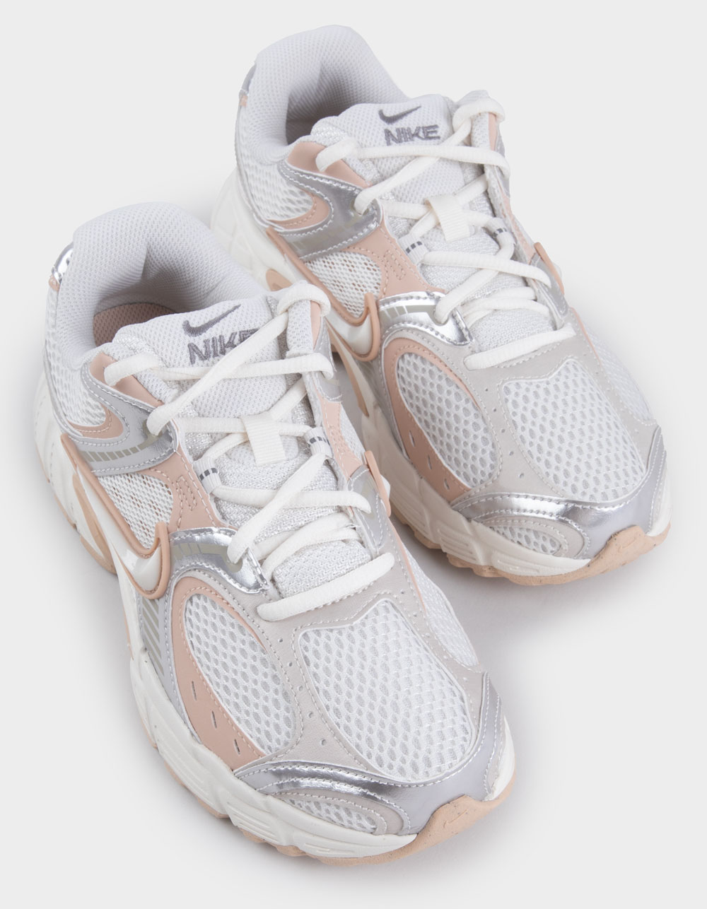 NIKE V5 RNR Womens Shoes - PEACH